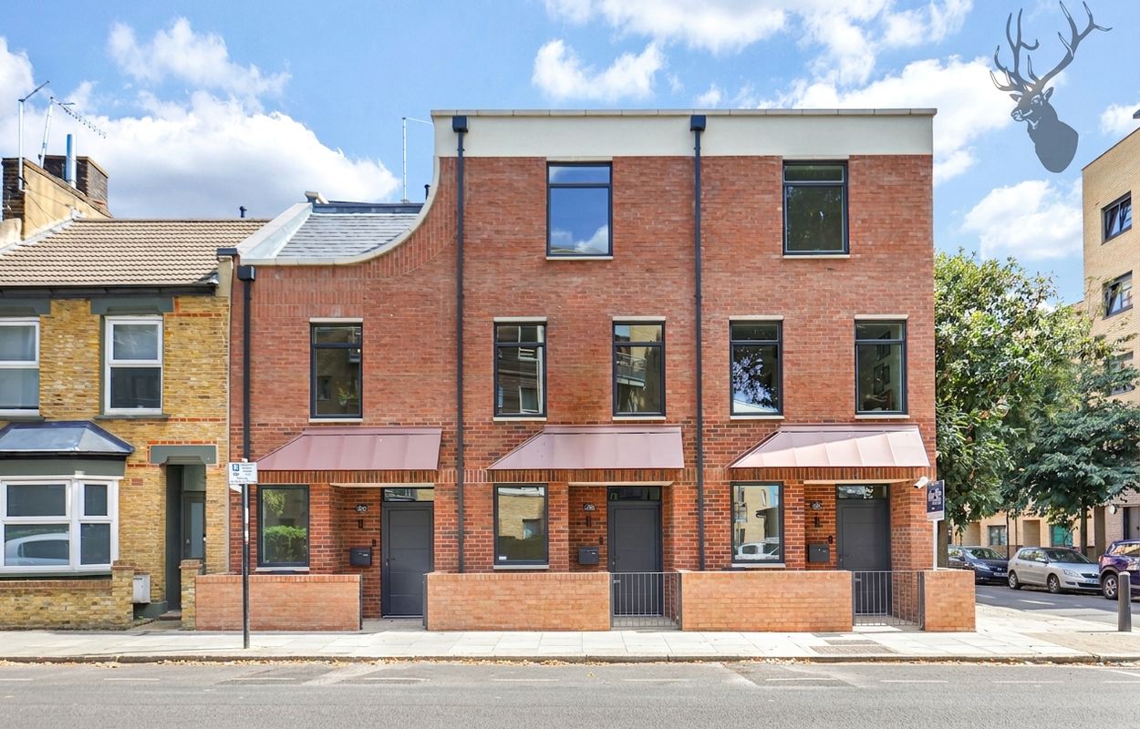 3 bedroom end of terrace house for sale, Morris Road, London, E14