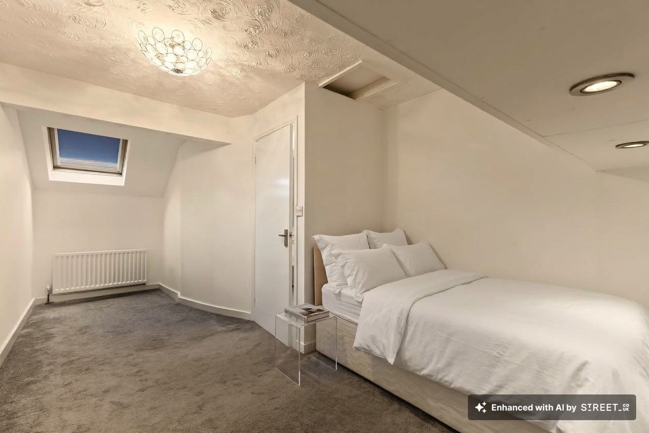 2 bedroom flat for sale, Saxon Court High Street, Alcester, B50