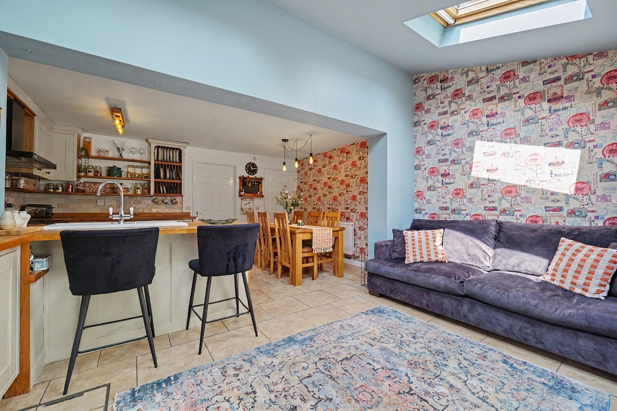 3 bedroom semi detached house for sale, Weare Close, Leicester, LE7