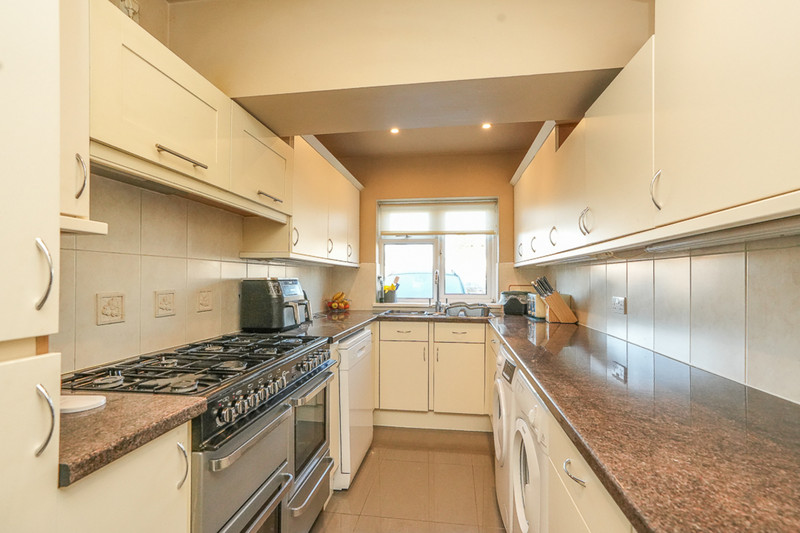 4 bedroom for sale, Holmswood, Canvey Island, SS8, photo 14 of 18