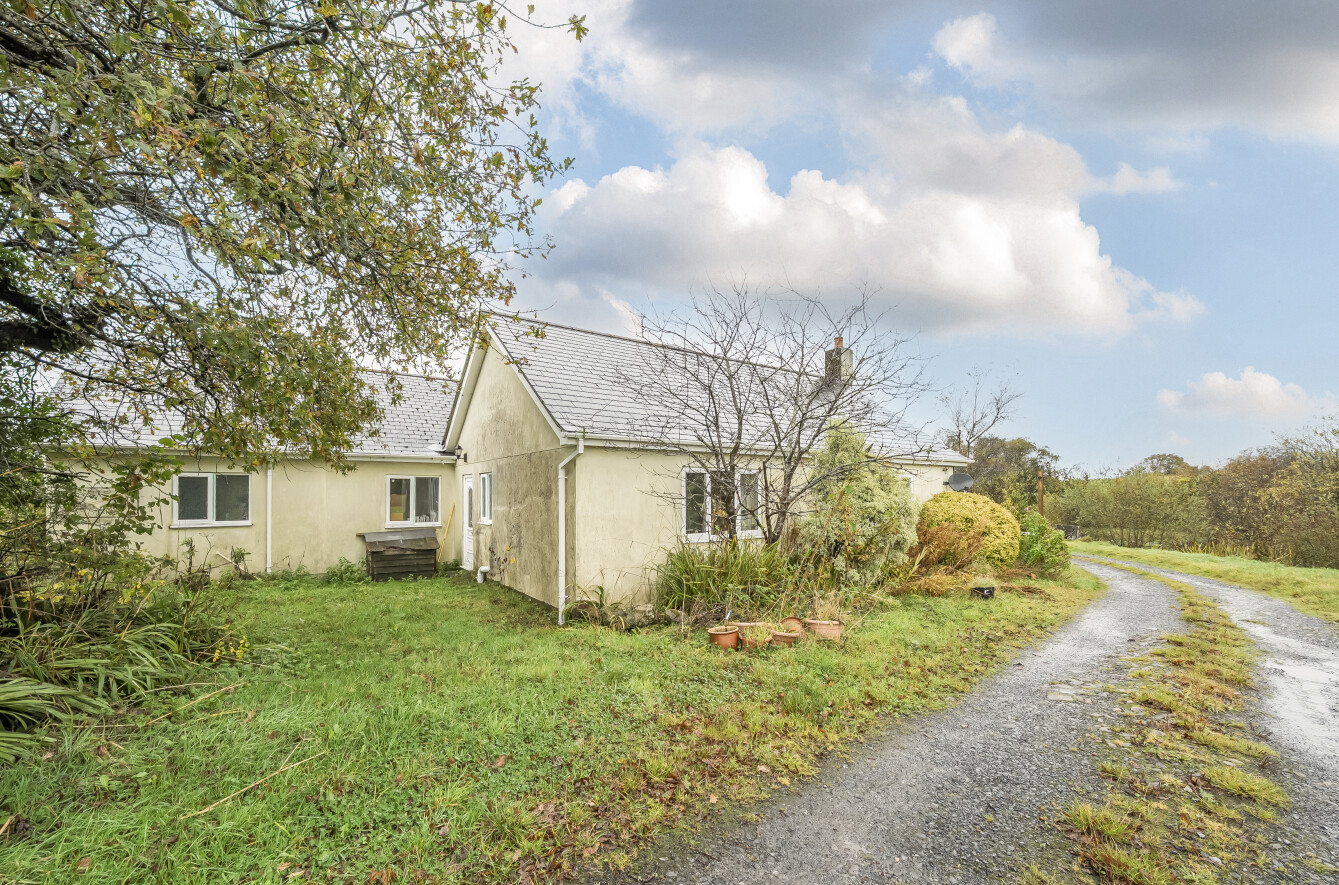 4 bedroom detached bungalow for sale, Caegwyllt, Kidwelly, SA17