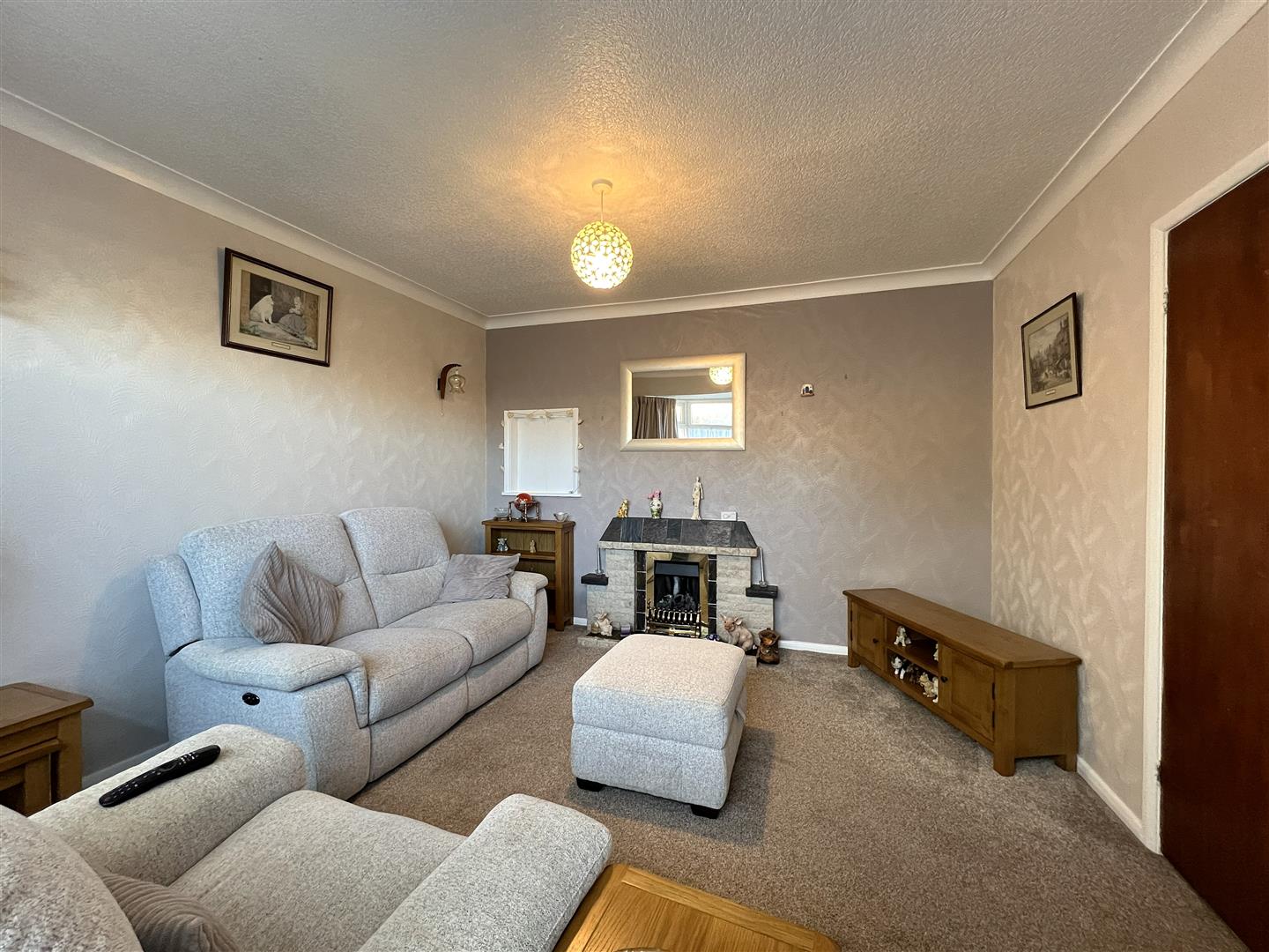 2 bedroom house for sale, Well Street, Stoke-On-Trent, ST7, photo 2