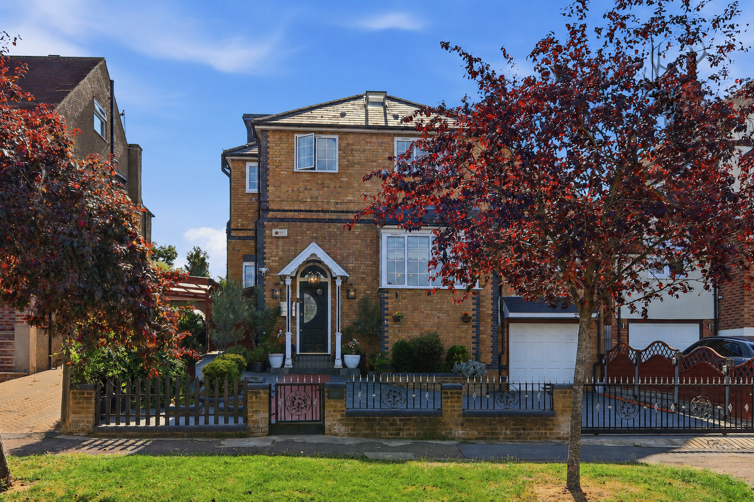 5 bedroom detached house for sale, Dukes Avenue, Epping, CM16