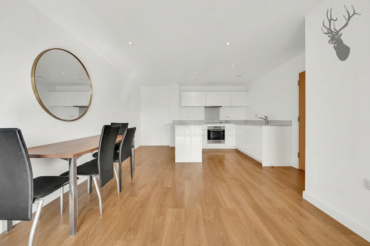 2 bedroom flat for sale, Kara Court, London, E3, photo 7 of 15